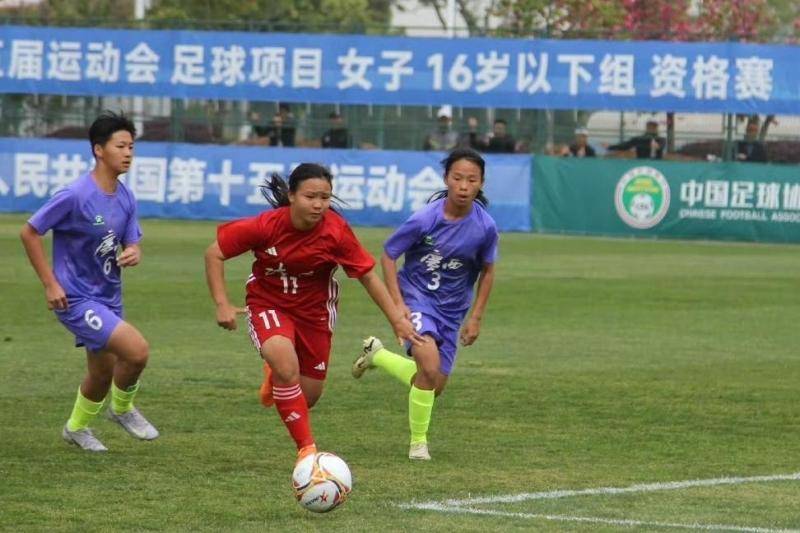 中国女足备战全运会足球比赛,球队士气高涨 中国女足备战全运会足球比赛,球队士气高涨