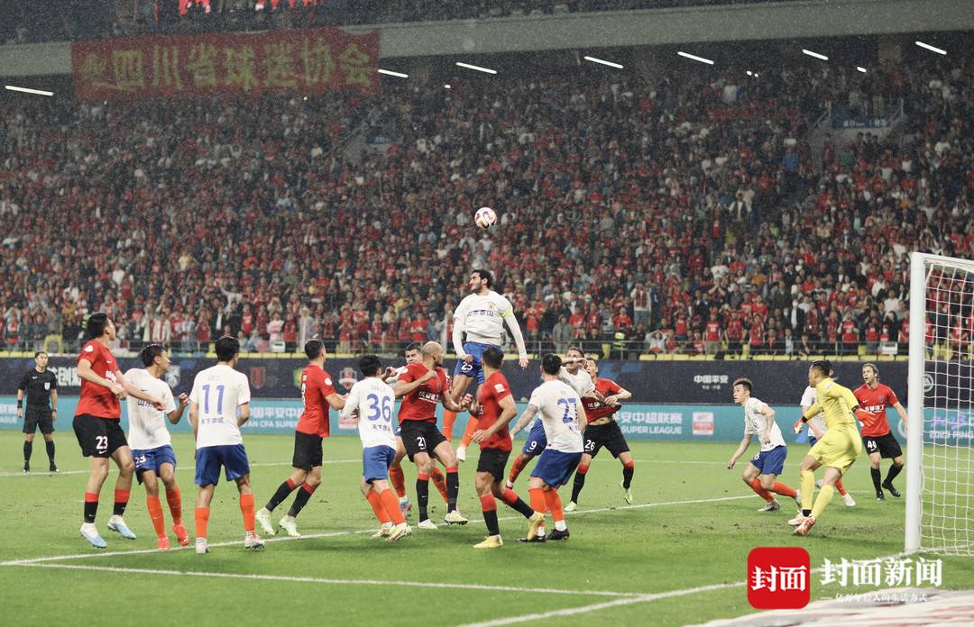 比利时与希腊激战，两队握手言和的简单介绍