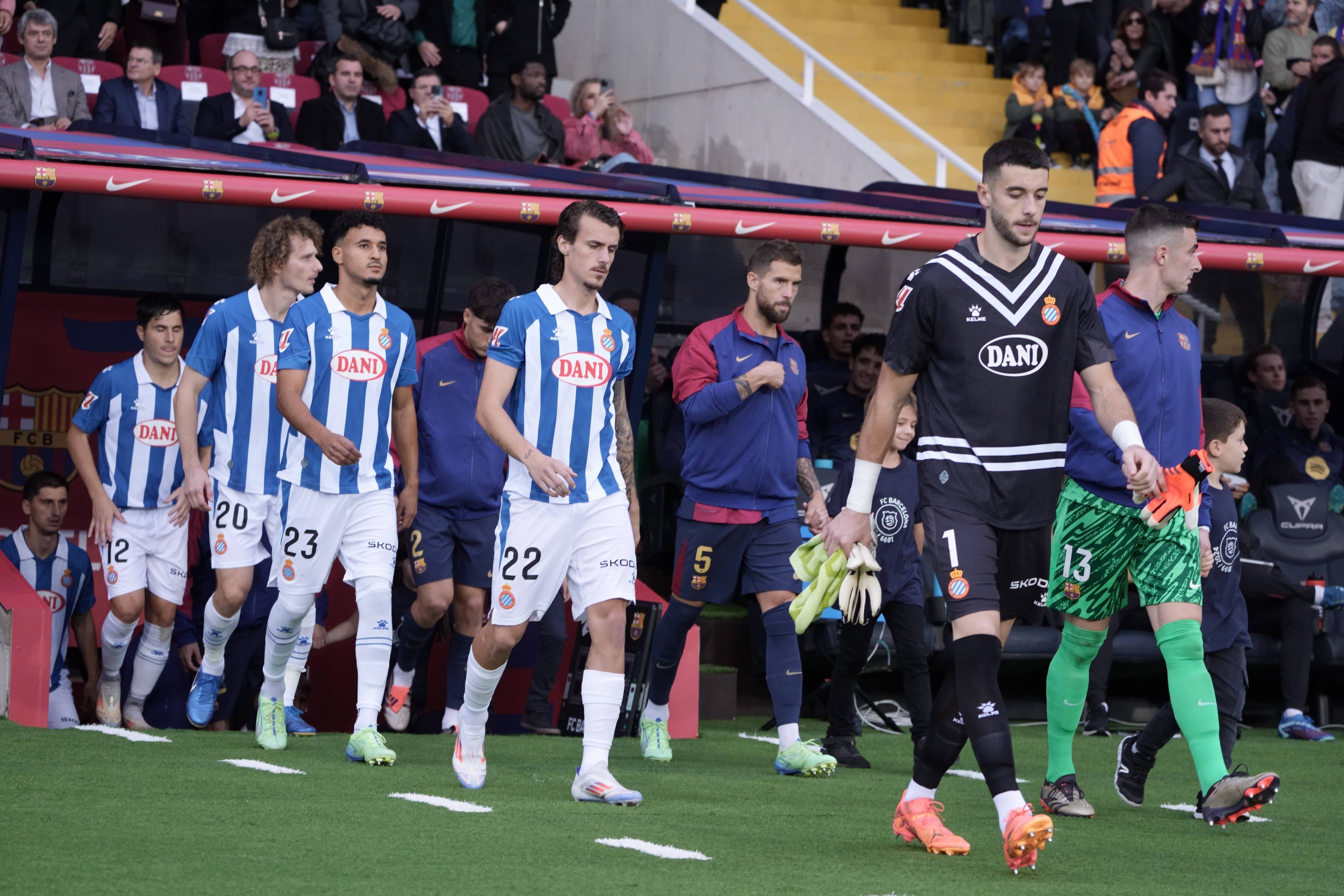 巴西对阵西班牙,决定冠军争夺权 巴西对阵西班牙,决定冠军争夺权