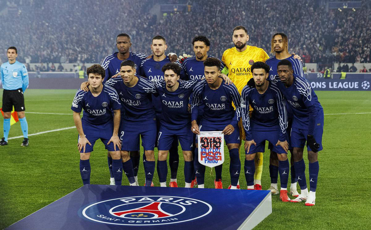 包含里昂客场不敌对手，遭遇连败困扰的词条