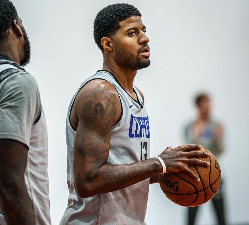 那不勒斯球员因新冠肺炎检测呈阳性,将暂停训练和比赛 那不勒斯球员因新冠肺炎检测呈阳性,将暂停训练和比赛