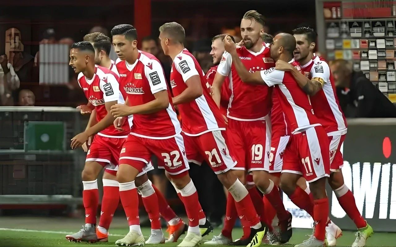 弗赖堡足球队在比赛中赢得关键胜利 弗赖堡足球队在比赛中赢得关键胜利