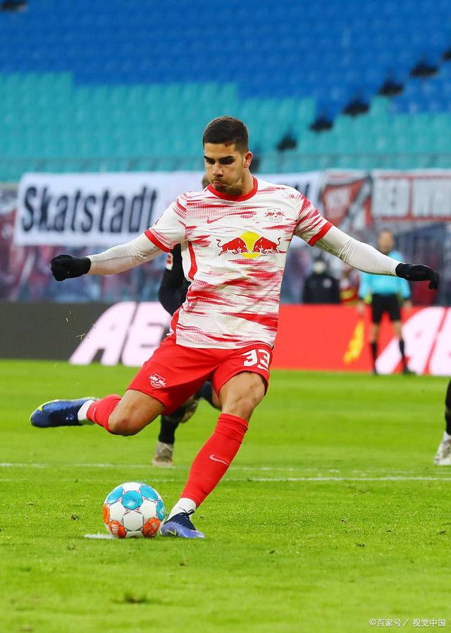 RB莱比锡客场逆袭，成功摘取关键三分