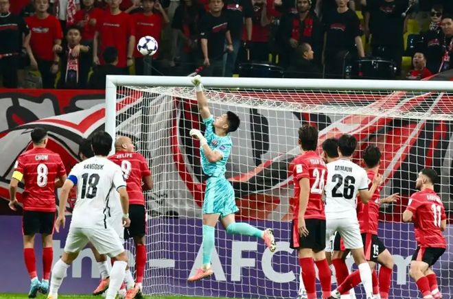 东亚主场败北，联赛前景蒙上阴影