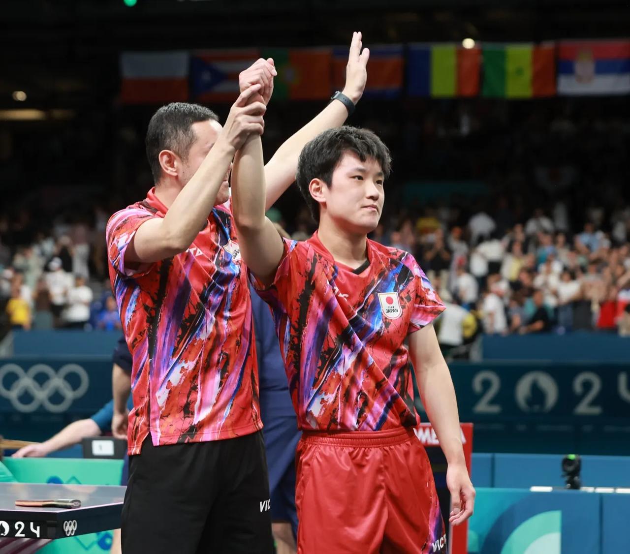 法国乒乓球队力克瑞典乒乓球队，张本智和绝境逆转的简单介绍